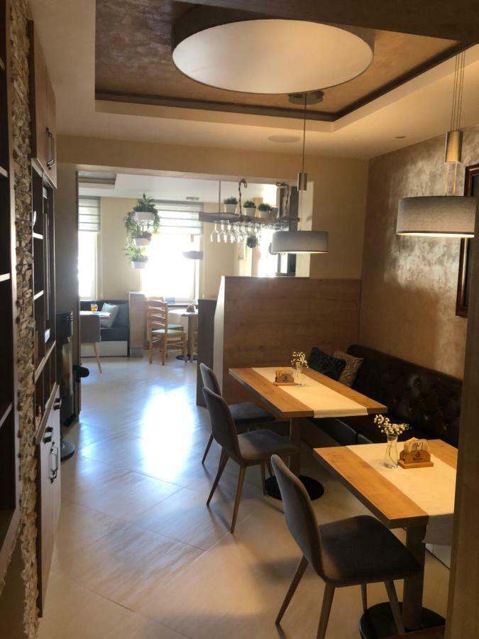 Penzion Toscana Lanzhot Luaran gambar